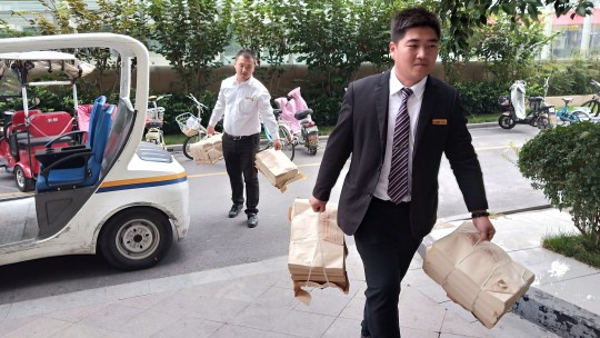 安陽恒大綠洲物業(yè)保安優(yōu)質(zhì)服務暖人心