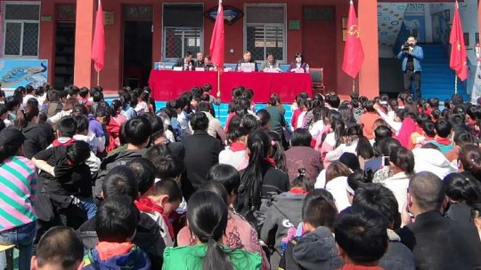 公益春風(fēng)暖，義診進(jìn)校園——“青少年近視防控知識講座和義診”活動側(cè)記