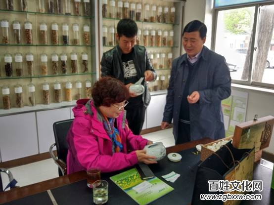 磁縣科學(xué)技術(shù)局、金益農(nóng)公司赴農(nóng)科院藥用植物研究中心考察洽談