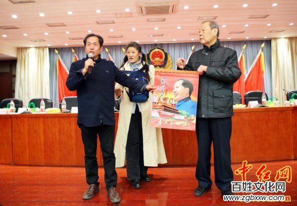 著名軍旅詩(shī)人殷德江詩(shī)歌創(chuàng)作60年作品研討會(huì)在京召開——德性光耀大地昭齊魯子弟文品，江河情激浪花揚(yáng)軍旅老兵詩(shī)才（組圖）
