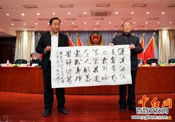 著名軍旅詩(shī)人殷德江詩(shī)歌創(chuàng)作60年作品研討會(huì)在京召開——德性光耀大地昭齊魯子弟文品，江河情激浪花揚(yáng)軍旅老兵詩(shī)才（組圖）