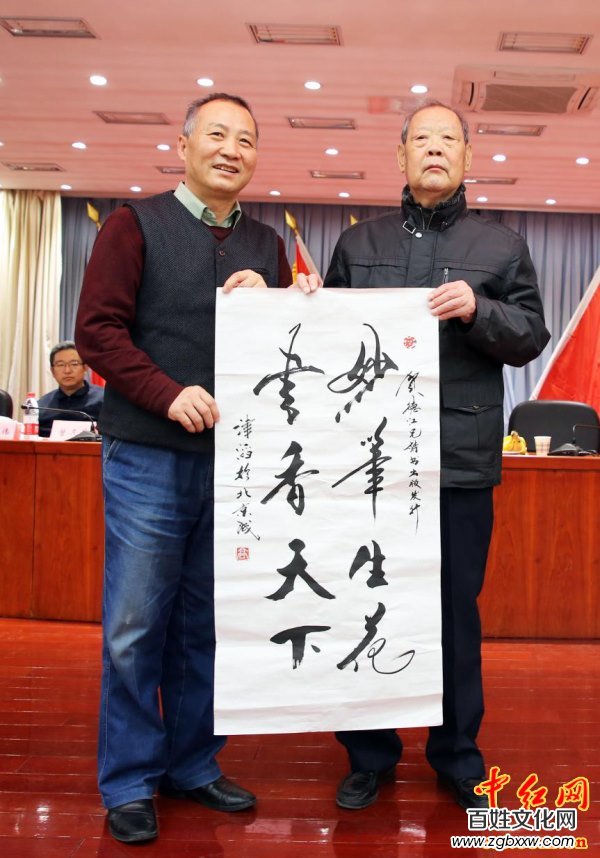 著名軍旅詩(shī)人殷德江詩(shī)歌創(chuàng)作60年作品研討會(huì)在京召開——德性光耀大地昭齊魯子弟文品，江河情激浪花揚(yáng)軍旅老兵詩(shī)才（組圖）