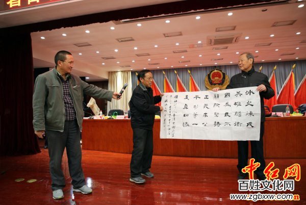 著名軍旅詩(shī)人殷德江詩(shī)歌創(chuàng)作60年作品研討會(huì)在京召開——德性光耀大地昭齊魯子弟文品，江河情激浪花揚(yáng)軍旅老兵詩(shī)才（組圖）