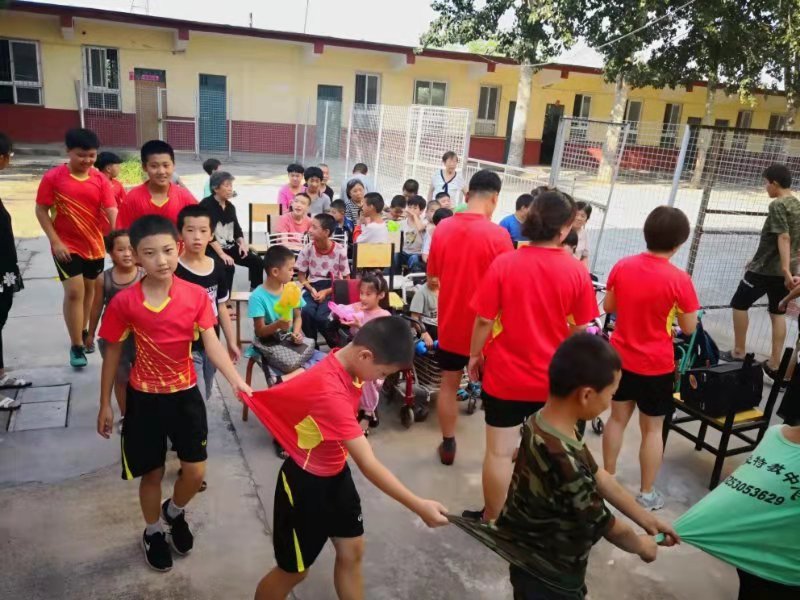陽(yáng)光少年隊(duì) 愛心公益行