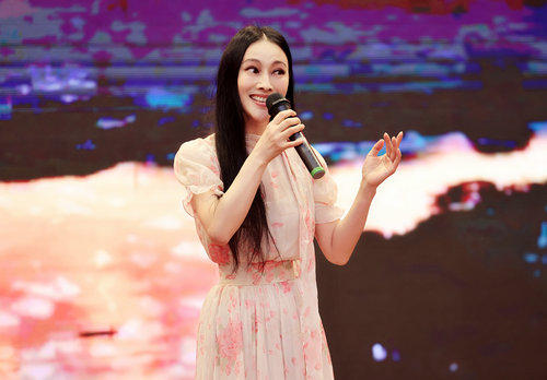中華詩詞學(xué)會(huì)演藝界詩詞工作委員會(huì)成立暨詩詞吟誦大會(huì)在京舉行