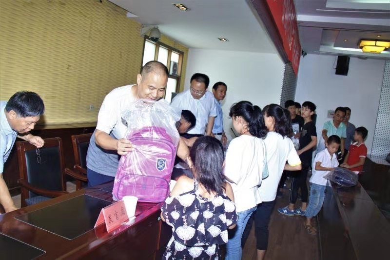 百年老店同盛祥 大愛(ài)無(wú)疆張振中