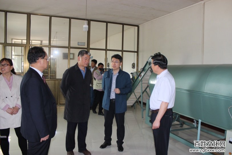 磁縣“蒲公英產(chǎn)學(xué)研基地”、“蒲公英制品研發(fā)基地” 正式掛牌成立