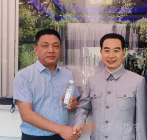 仙寓山泉（龍、壽、佛）硒礦泉水省代簽約在仙寓山舉行