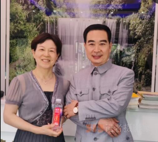 仙寓山泉（龍、壽、佛）硒礦泉水省代簽約在仙寓山舉行