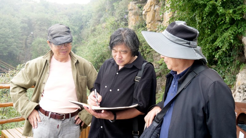 中華靳氏部分書畫名家南太行寫生創(chuàng)作暨第四屆藝術研討會在王莽嶺三寶山莊舉行
