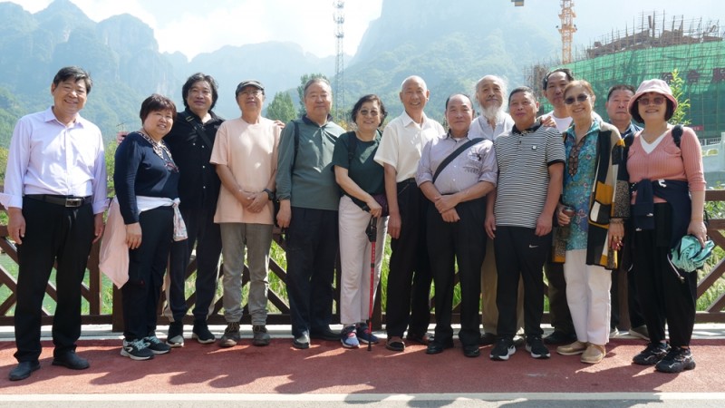 中華靳氏部分書畫名家南太行寫生創(chuàng)作暨第四屆藝術研討會在王莽嶺三寶山莊舉行